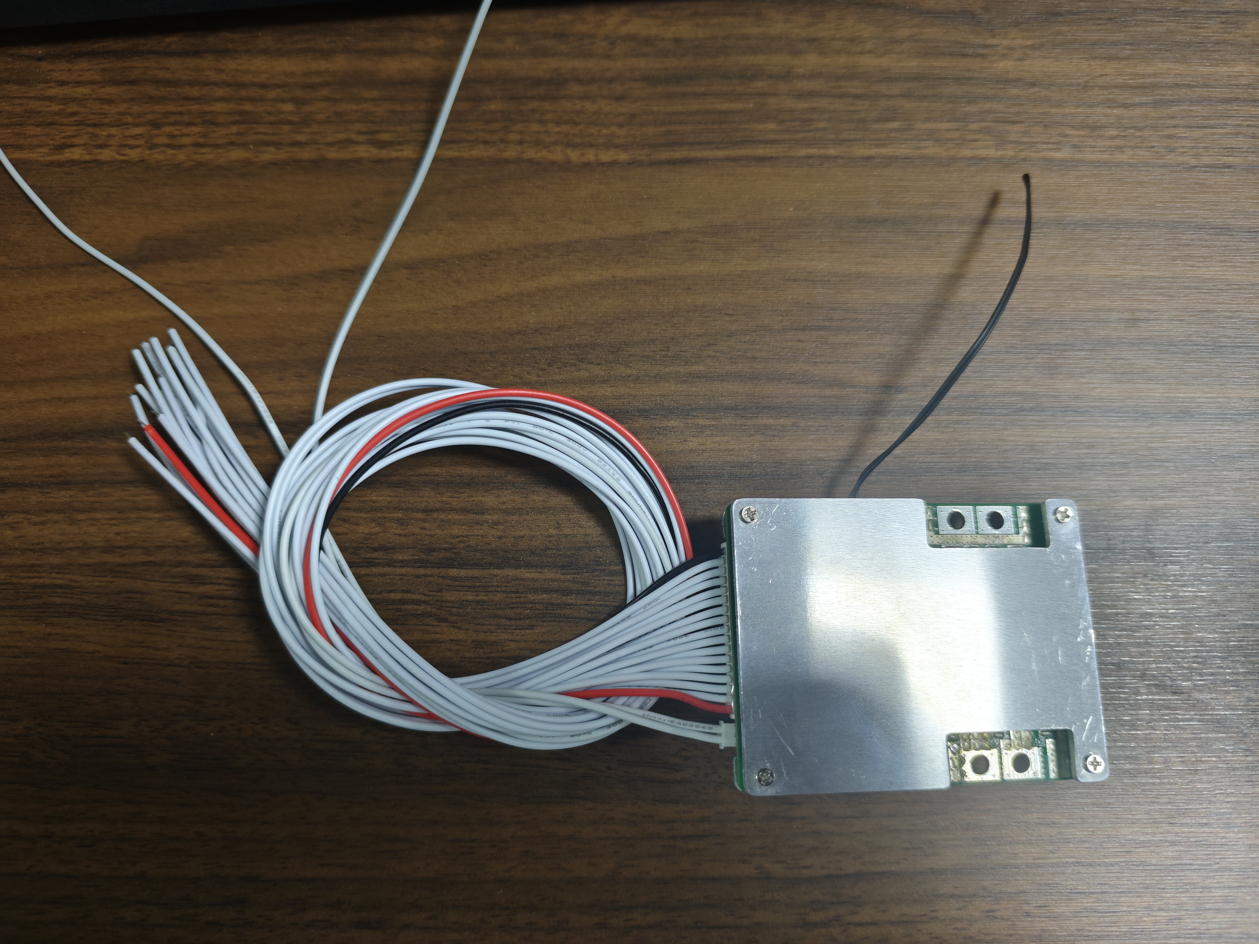 6S–16S 30A/40A/50A/60A Lithium Battery BMS — Features Balancing, Temperature Protection, and Low-Voltage Protection; Compatible with Ternary, LiFePO4, and Sodium-Ion Batteries.